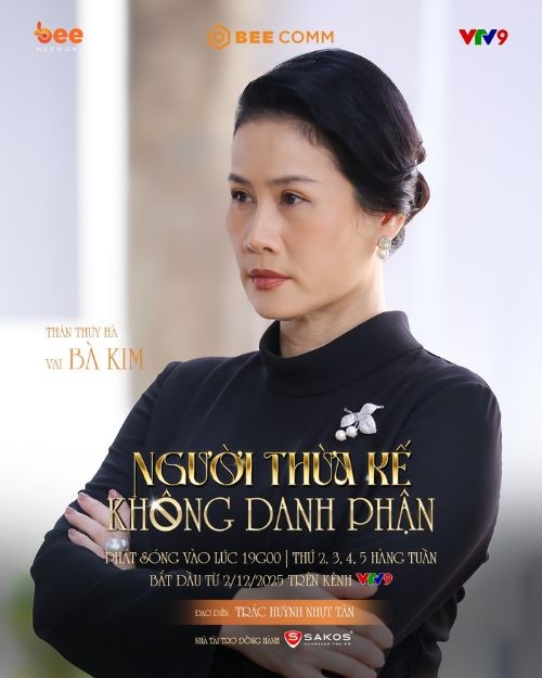 Thân Thúy Hà vai bà Kim