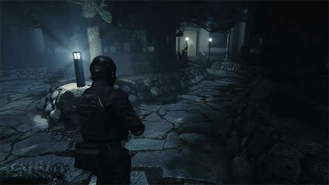 Sử dụng hơn sáu loại vũ khí tối tâ để chống lại các kẻ thù thời tiền sử