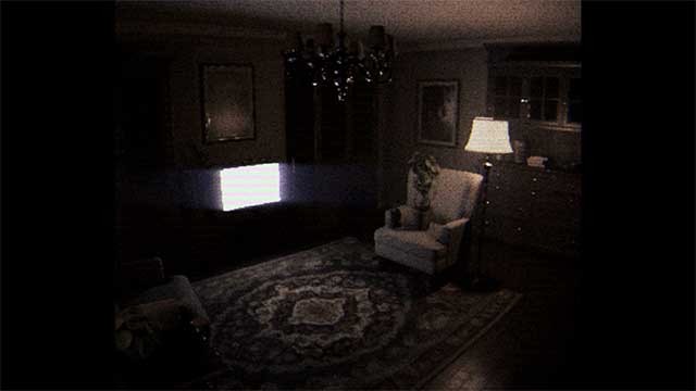 Có thứ gì đó đang ẩn nấp trong những căn phòng và theo dõi bạn từ xa