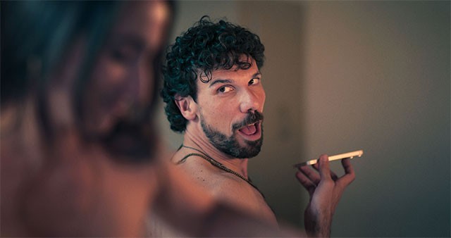 Real Men xoay quanh câu chuyện của 4 người đàn ông trung niên truyền thống...