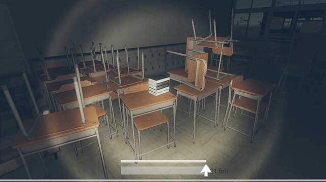 Lang thang tự do trong trường học bỏ hoang để tìm kiếm một nữ sinh mất tích