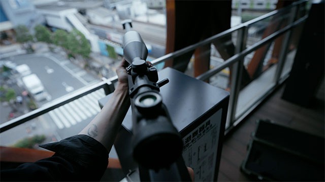 Kết hợp giải đố và hành động để sống sót giữa lòng Tokyo hỗn loạn