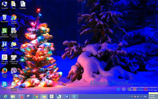 Hình nền rực rỡ của Snowy Night Theme