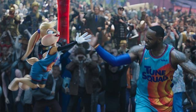 Cùng siêu sao bóng rổ LeBron James và Bugs Bunny bước vào trận đấu bóng rổ lịch sử