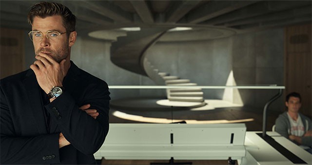 Thiên tài dược phẩm Steve Abnesti tiến hành thử nghiệm những loại thuốc kỳ lạ trên tù nhân ở Spiderhead