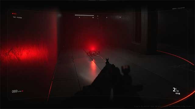 Sử dụng các công cụ và vũ khí một cách khôn ngoan để sống sót và trốn thoát