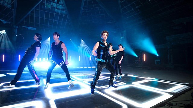 Cùng nhóm nhạc Technoboys trở lại sân khấu để tìm lại thời kỳ hoàng kim...