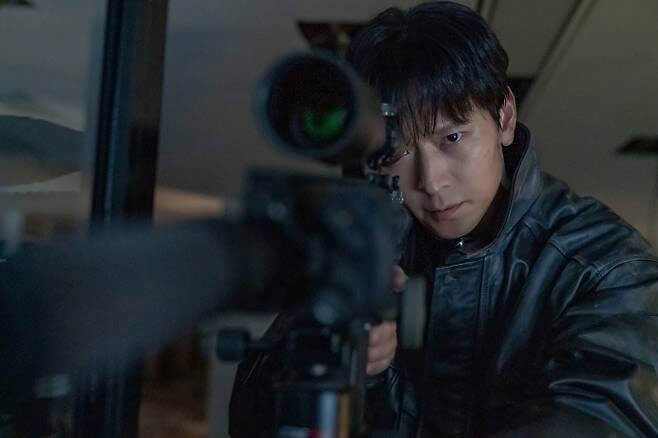 Gang Dong Won vai Baek San Ho - Một đặc vụ bí ẩn, không quốc tịch