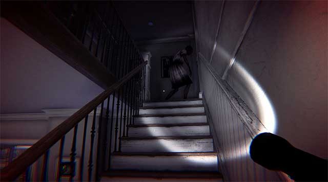 Nhanh chóng tìm kiếm manh mối và thoát khỏi nhà trước khi quỷ tìm đến bạn