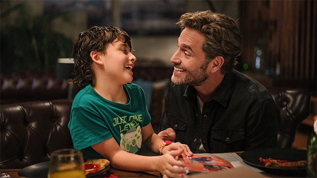 Poster phim hài cảm động về tình cha con Sứ mệnh của cha - The Dad Quest