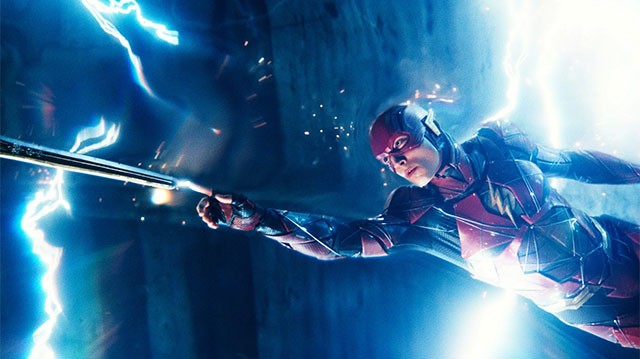 The Flash là bộ phim siêu anh hùng mới, tái hiện chuyến phiêu lưu của The Flash, người dơi và Kryptonian