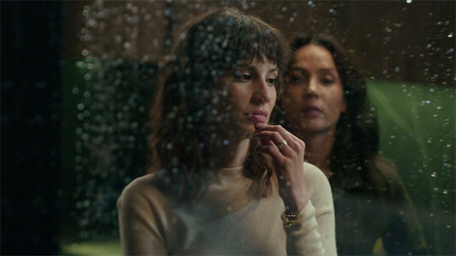 Sonia thật sự là ai? Và mối quan hệ của cô ấy với Silvia là gì?