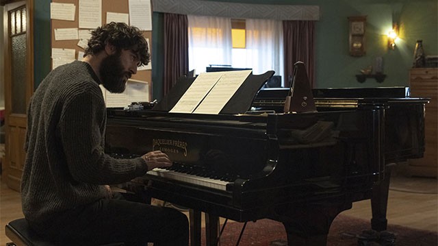 Đêm cuối cùng ở Tremor kể câu chuyện về nhà soạn nhạc, nghệ sĩ piano sau tai nạn sét đánh...