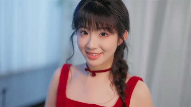 Tìm cách cưỡng lại sự quyến rũ của những cô gái xinh đẹp