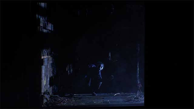 Ban ngày khám phá, ban đêm sinh tồn