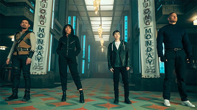 Cùng nhóm siêu hùng giải mã bí ẩn về cái chết của người cha và đập tan âm mưu ngày tận thế