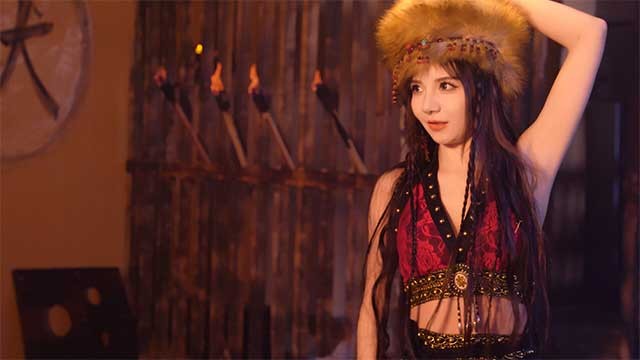 Tương tác với năm cô gái có phong cách và mục đích khác nhau