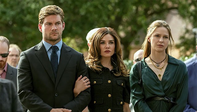 Bầu không khí kịch tích xuyên suốt 8 tập phim của The Waterfront