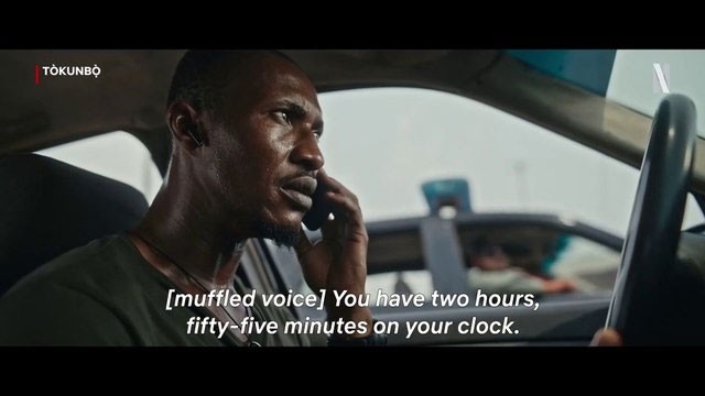 Bầu không khí căng thẳng, nghẹt thờ xuyên suốt 3 giờ giao nhận con tin trong phim Tokunbo