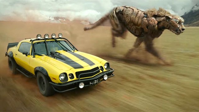 Trong Quái Thú Trỗi Dậy, robot có khả năng biến hình thành thành quái vật khổng lồ