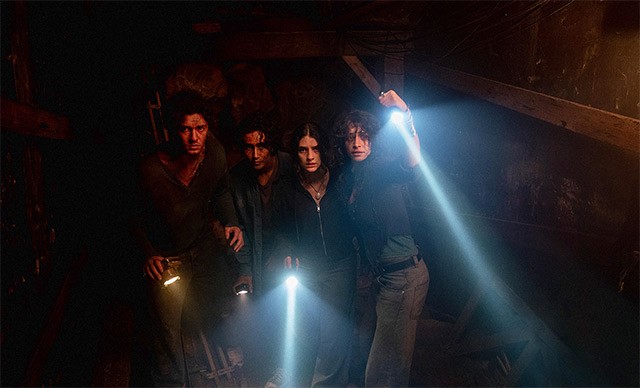 Poster phim kinh dị sinh tồn chiếu rạp Until Dawn: Bí mật kinh hoàng