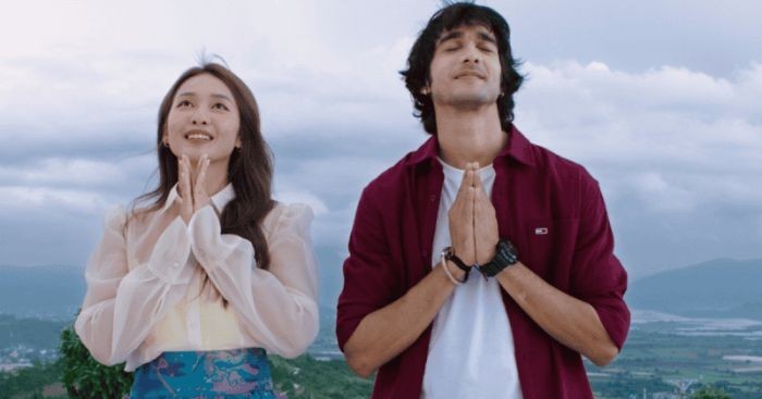Khả Ngân vai Linh và Shantanu Maheshwari vai Manav