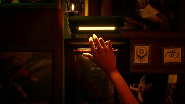 Ẩn nấp hoặc chạy trốn khỏi quái vật khổng lồ trong khách sạn bí ẩn