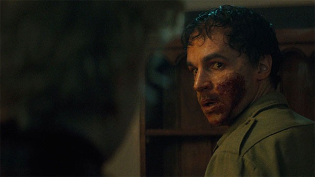 Người đàn ông của gia đình bỗng biến thành người sói...