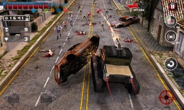 Sử dụng hỏa lực từ các vũ khí trên nóc xe để diệt xác sống